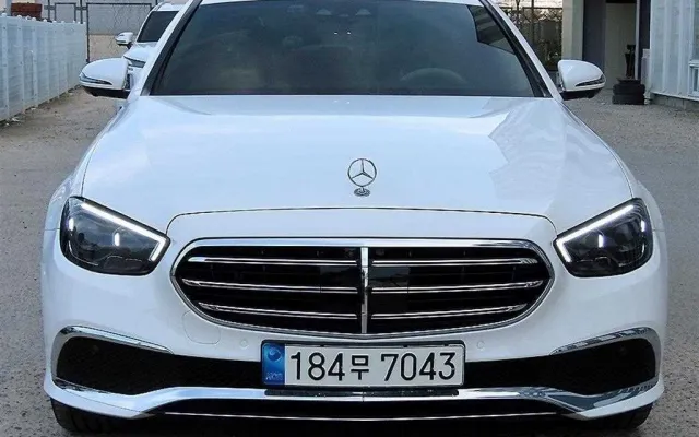 인천중고수입자동차 E-클래스 W213 E300e 4MATIC 익스클루시브 매물 사진 14 - 2023/05 22,040km